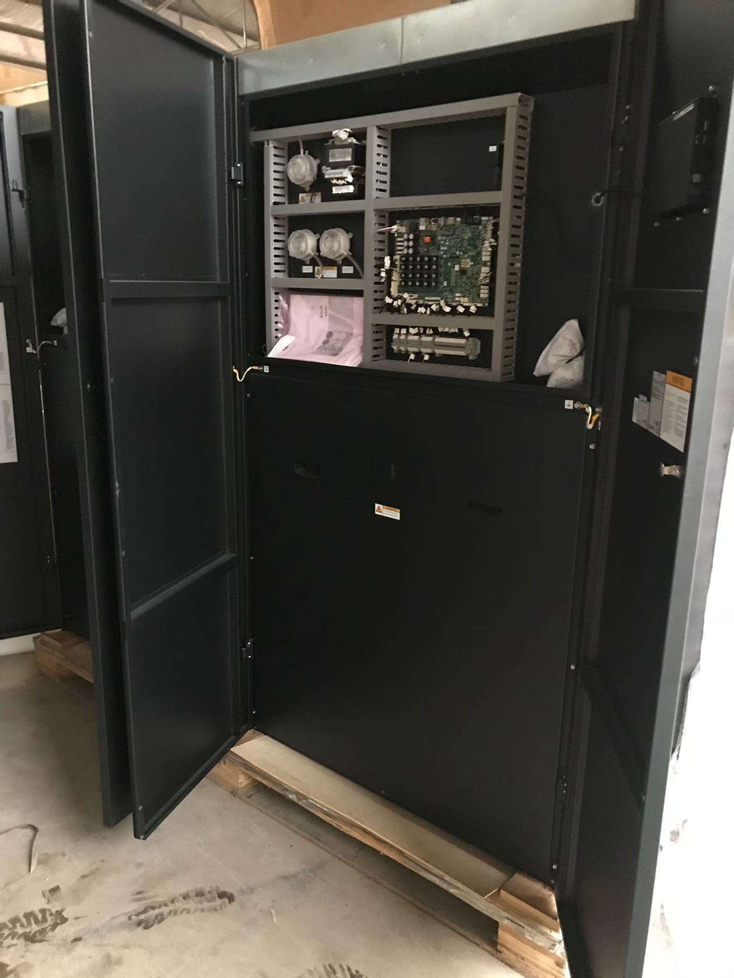 25.2KW In-Row Air Cooled Precision HVAC for Data Centers